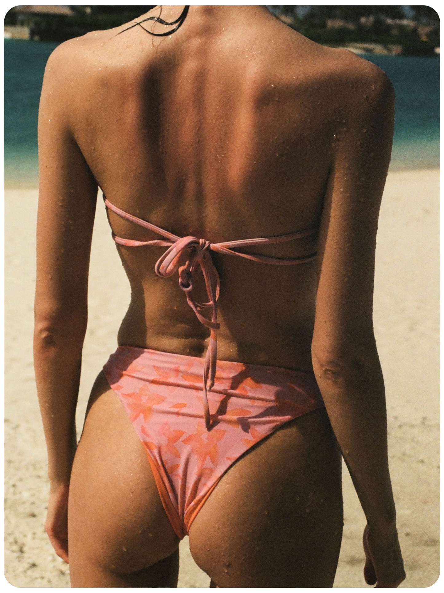 بكيني سنسيت – قطعتين