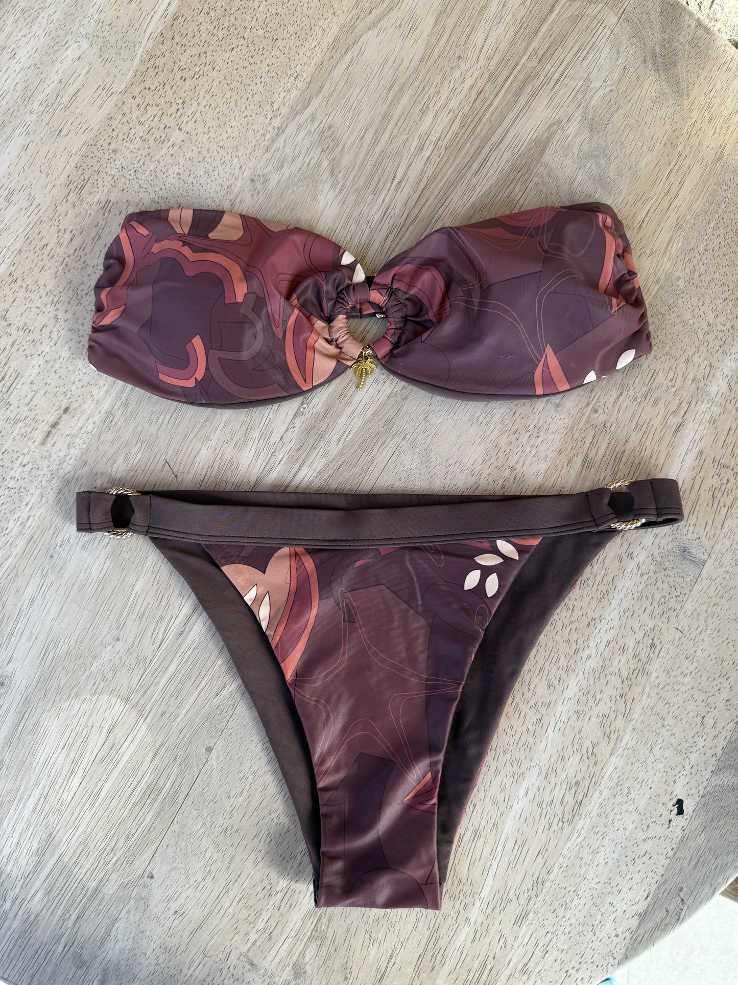 بكيني تشوكو لوكو – بدون أكتاف